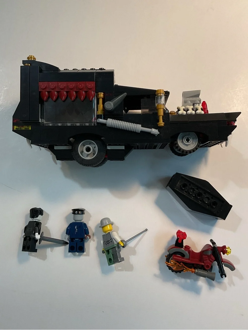 Lego monster fighters vampyre hearse 9464 released 2012